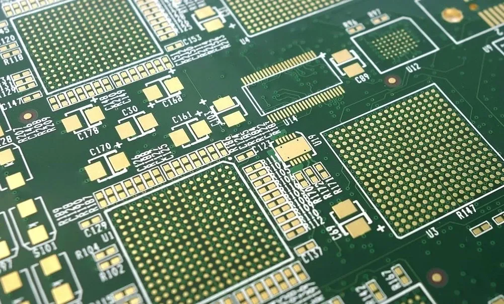 Fine-pitch BGA component on HDI PCB for compact designs