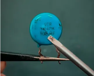 Comparison of surface-mounted vs. buried resistor protection in PCB