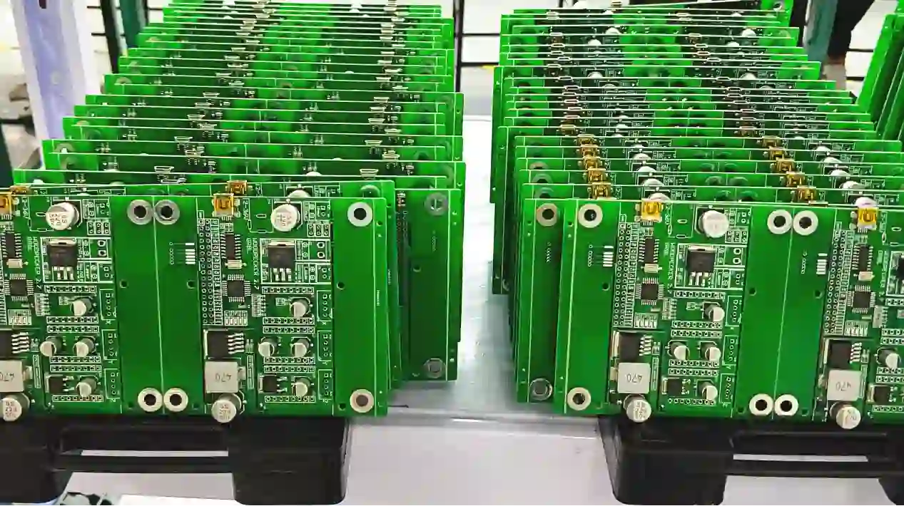 Vacuum-sealed ENIG PCB storage with desiccant for oxidation prevention