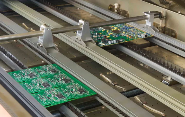 Reflow soldering profile for minimizing BGA solder bridging