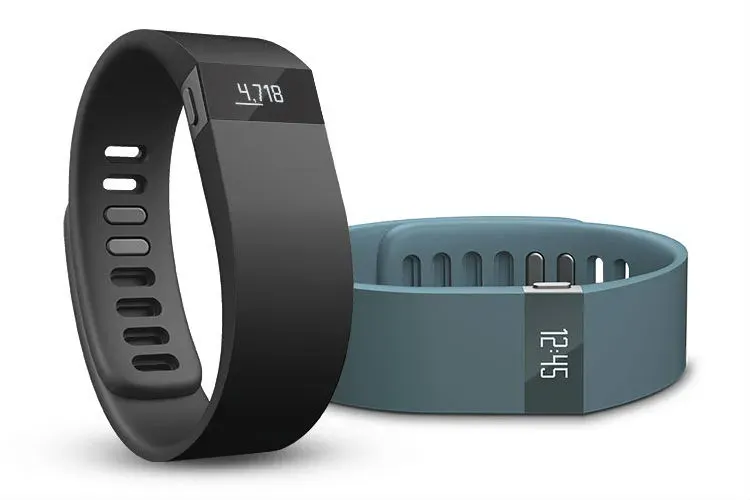 Skin contact PCB design for fitness tracker with sensor placement