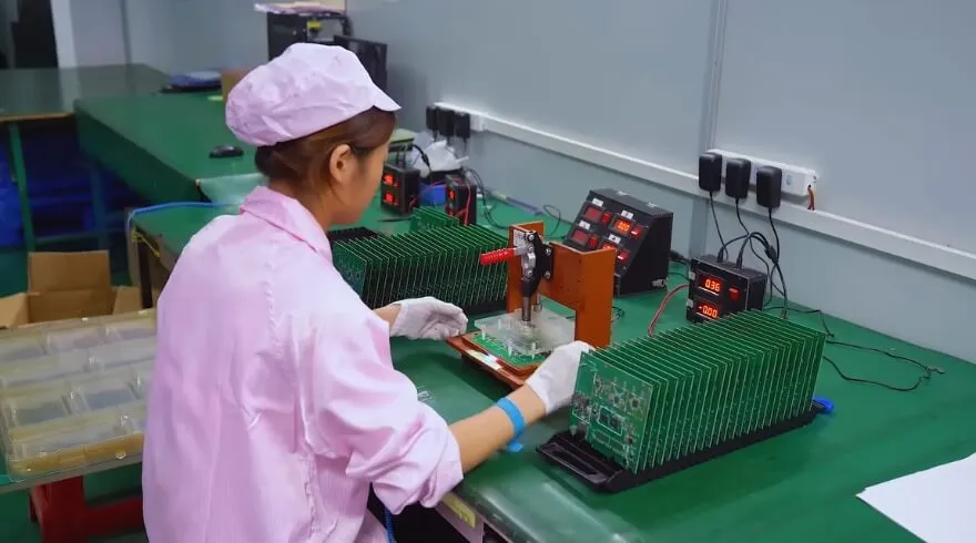 Quality testing in turnkey PCB assembly services for reliability