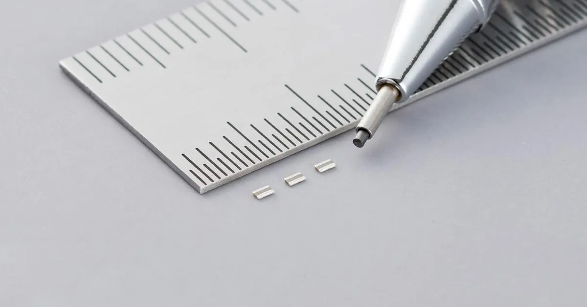01005 component size