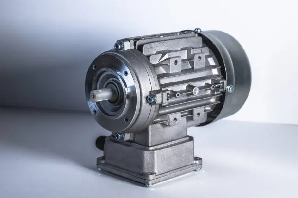 Single-motor vs Dual-motor Drive Systems