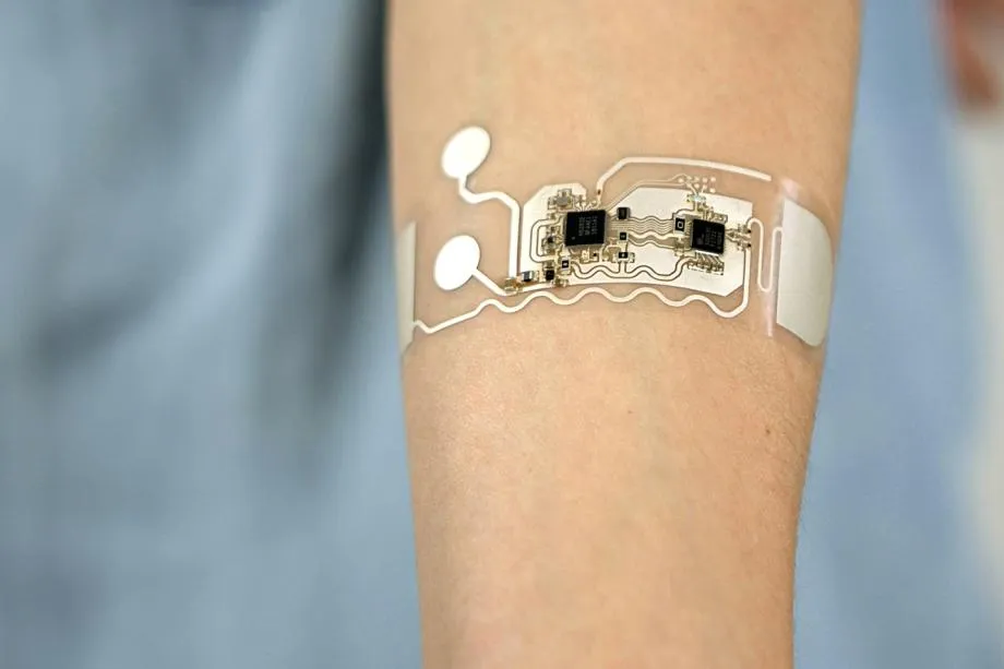 Wearable medical patch with flexible PCB for health monitoring