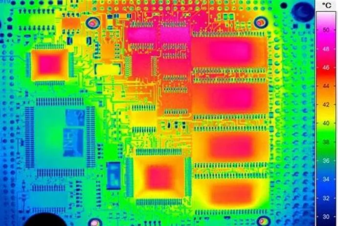 Thermal imaging of PCB showing improved heat distribution with copper pour.