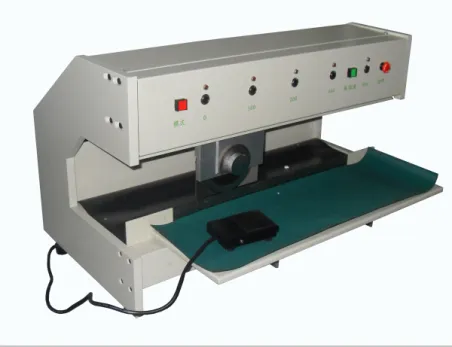 V-scoring machine cutting grooves on PCB panel